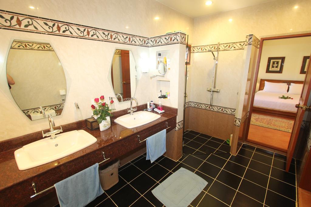 Villa Pimlada Nai Harn Екстериор снимка