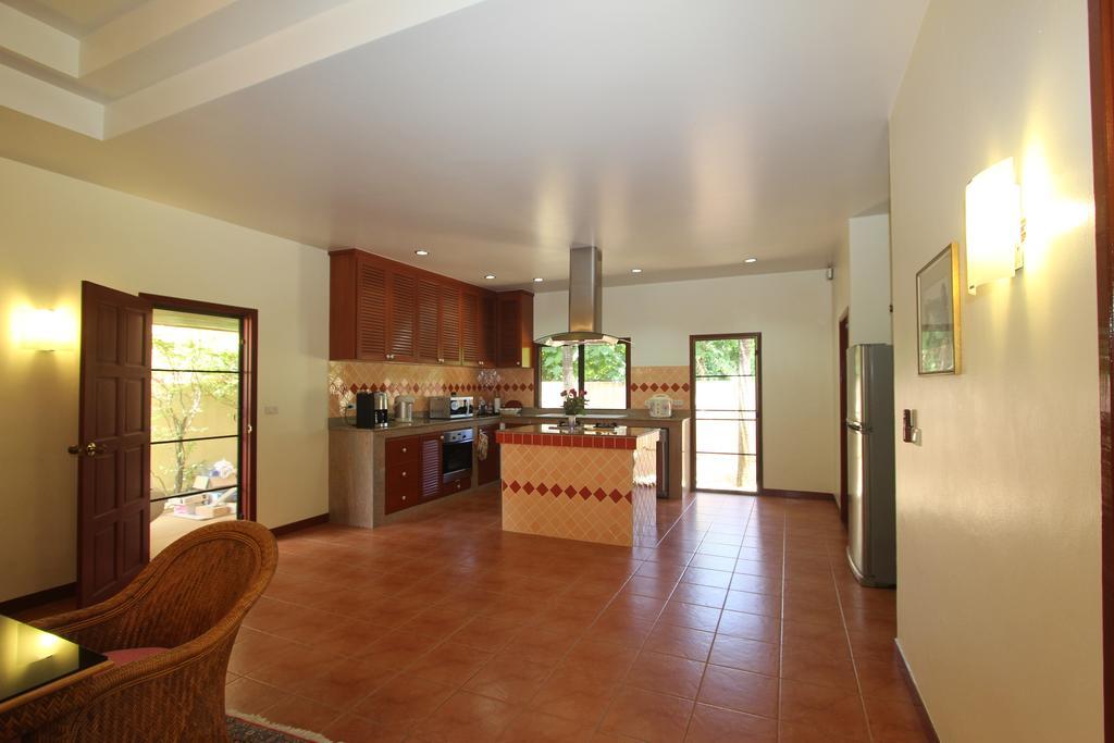 Villa Pimlada Nai Harn Екстериор снимка