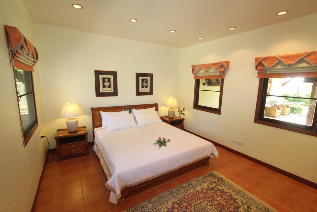 Villa Pimlada Nai Harn Екстериор снимка